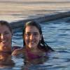 Com a Bebel, na piscina do hotel em Fortim, no litoral cearense